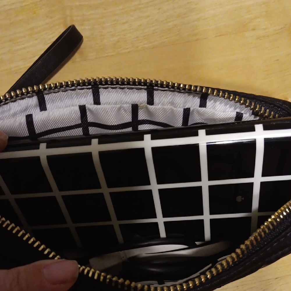 Kate Spade Off The Grid Black Wristlet Wallet & Charging Cable for Cell Phones - Picture 12 of 12